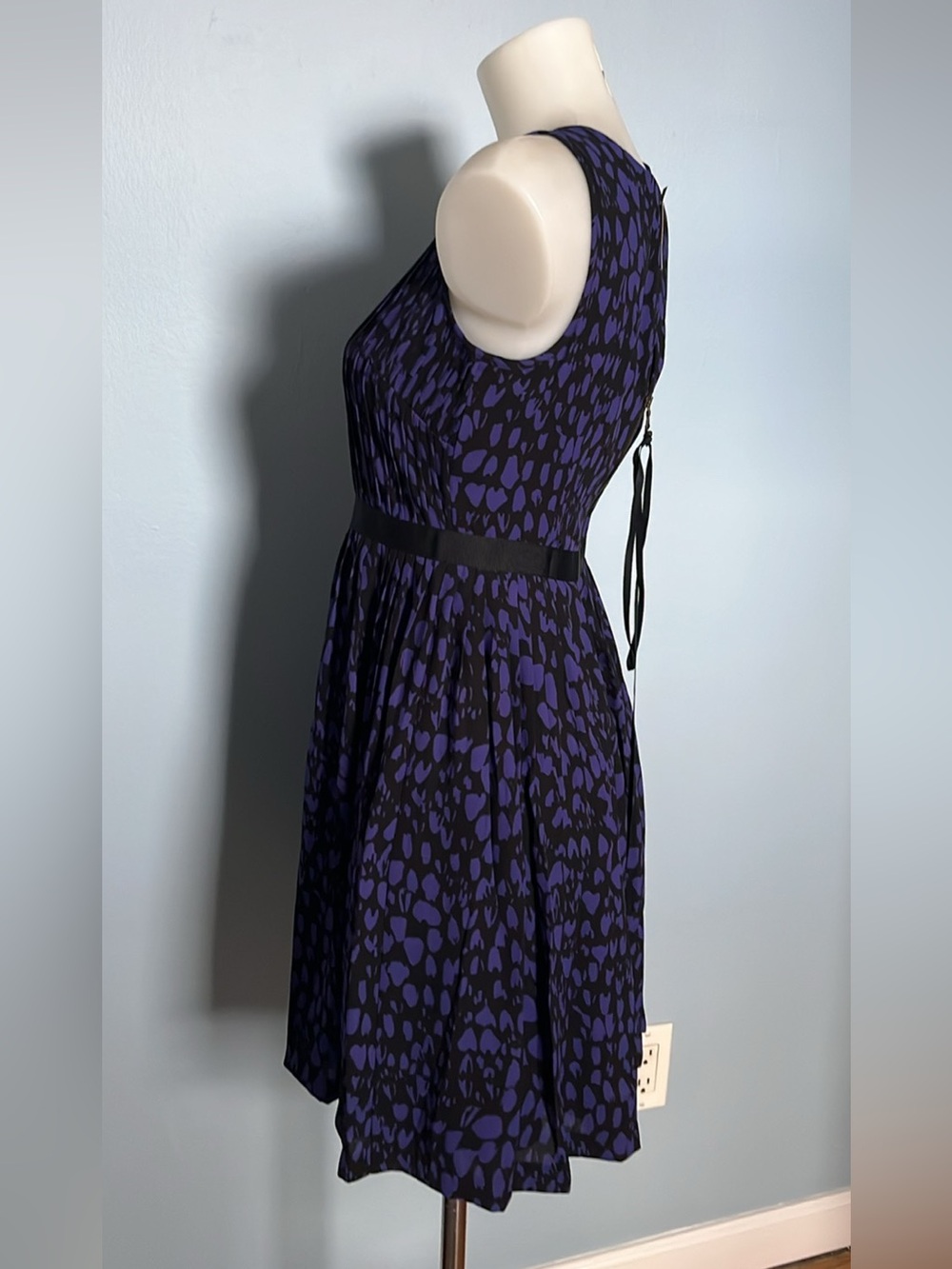 LOFT BLACK AND PURPLE PRINT SLEEVELESS DRESS👗Sz0P - Picture 7 of 13